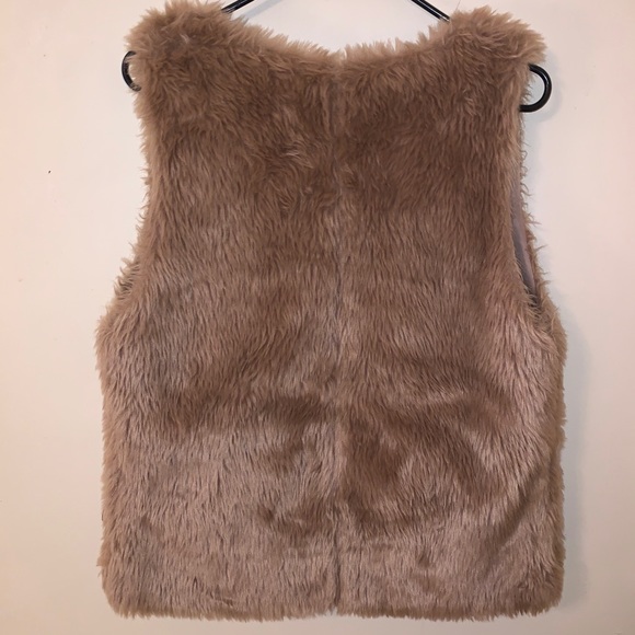 Faux Fur Vest - Picture 5 of 7